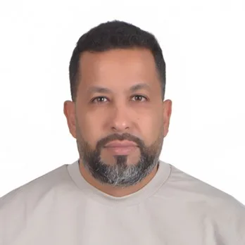 عبد الحكيم العياط: هل السياحة أم العودة للوطن؟ حين تصبح الأرقام سرداً سياسياً في المغرب عبد الحكيم العياط: هل السياحة أم العودة للوطن؟ حين تصبح الأرقام سرداً سياسياً في المغرب