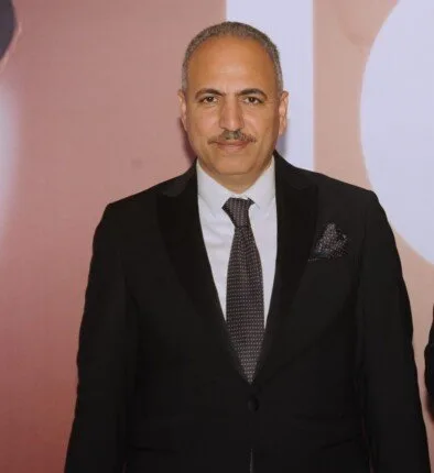 عبد الرحمن الزعيم يتولى رئاسة مجلس إدارة جمعية رجال الأعمال والمستثمرين في بدر عبد الرحمن الزعيم يتولى رئاسة مجلس إدارة جمعية رجال الأعمال والمستثمرين في بدر