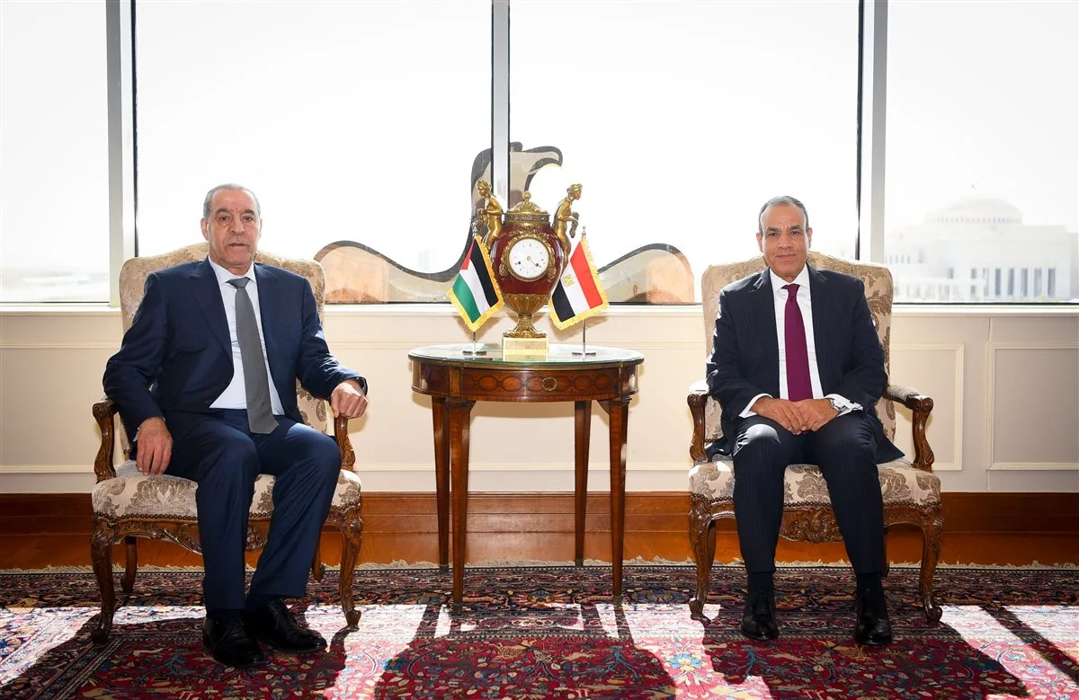 عبد العاطى يلتقي نائب الرئيس الفلسطيني: مصر ترفض استخدام اسرائيل التجويع كسياسة للعقاب الجماعى