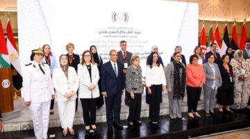 عبد العاطي يؤكد أهمية حماية المرأة من العنف السيبراني