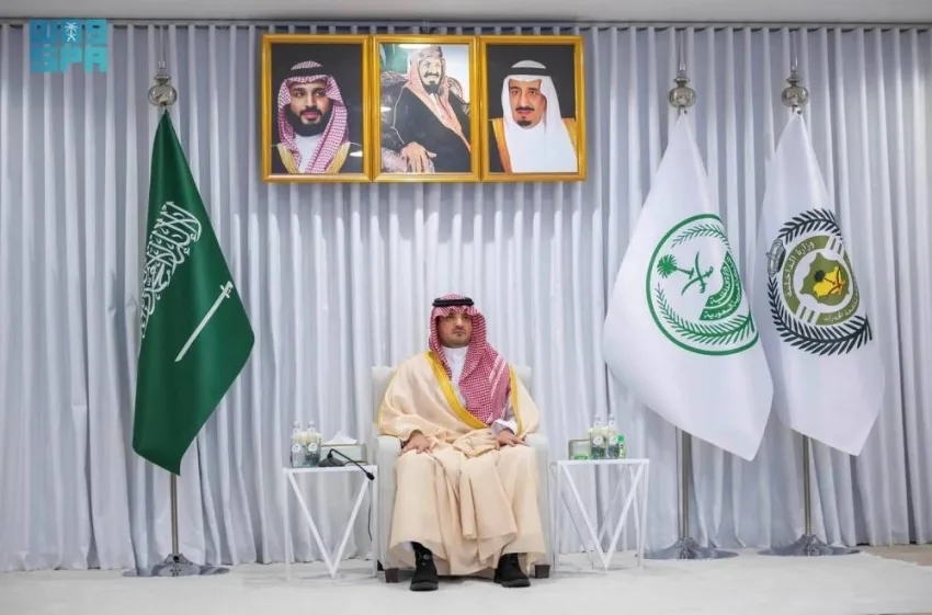 عبدالعزيز بن سعود يجتمع مع مدير وكبار المسؤولين في مكافحة المخدرات بمنطقة مكة عبدالعزيز بن سعود يجتمع مع مدير وكبار المسؤولين في مكافحة المخدرات بمنطقة مكة