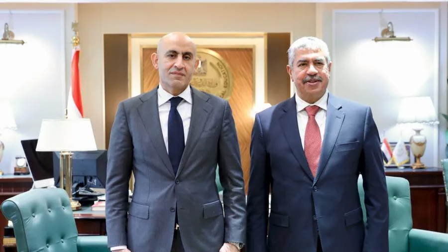 عبداللطيف: خطة لتطوير الخدمات التعليمية الجالية اليمنية بمصر
