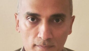 عبدالله العروسي: اليمن وأمريكا: دراسة استراتيجية متعمقة من منظور نظريات القوة والتكلفة والشرعية