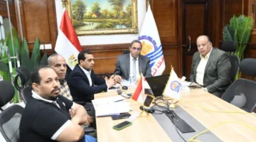 عبر تقنية الفيديو.. محافظ قنا يستعرض ملف إزالة التعديات وتنظيم أراضي الدولة