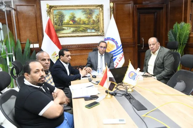 عبر تقنية الفيديو.. محافظ قنا يستعرض ملف إزالة التعديات وتنظيم أراضي الدولة عبر تقنية الفيديو.. محافظ قنا يستعرض ملف إزالة التعديات وتنظيم أراضي الدولة