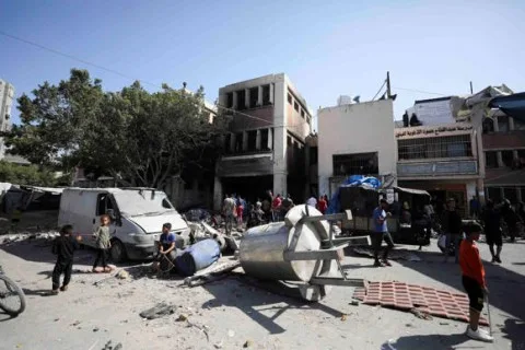 عبري يعرض: انطلاق توزيع المواد الغذائية في غزة من خلال شركات أمريكية يوم الأحد عبري يعرض: انطلاق توزيع المواد الغذائية في غزة من خلال شركات أمريكية يوم الأحد