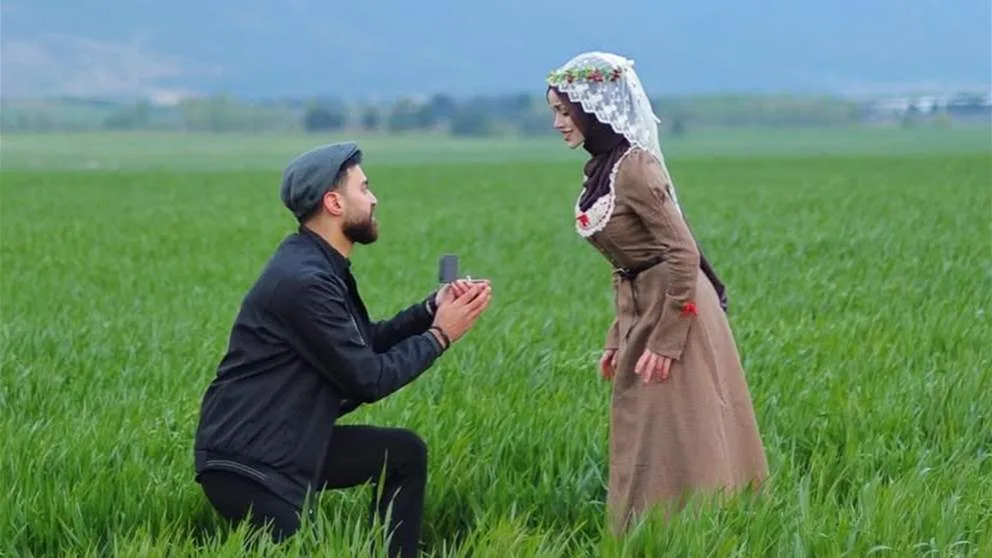 عبير الصغير تحتفل بعقد قرانها واطلالتها تلفت الأنظار