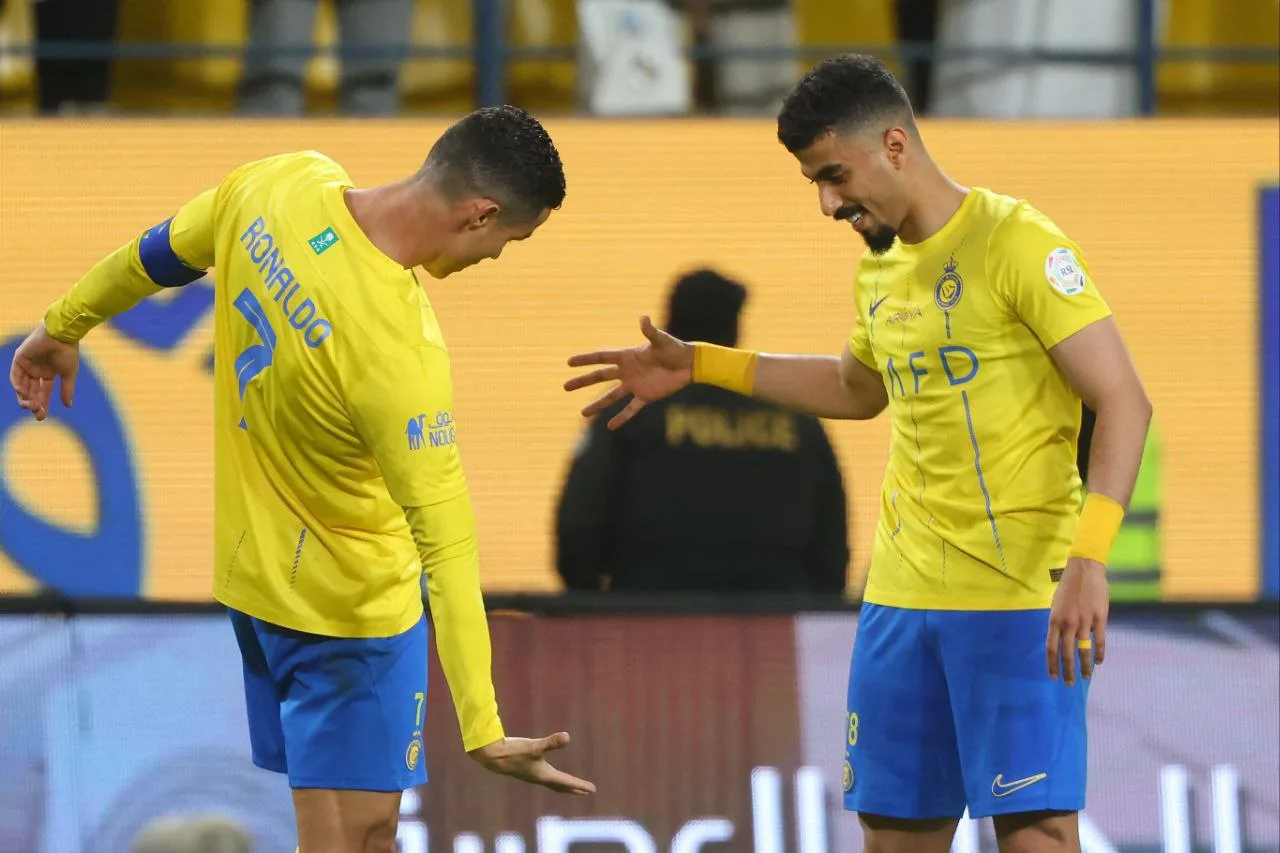عرض نهائي من النصر لتجديد عقد لاعبه وسط تجاهل من اللاعب. عرض نهائي من النصر لتجديد عقد لاعبه وسط تجاهل من اللاعب.