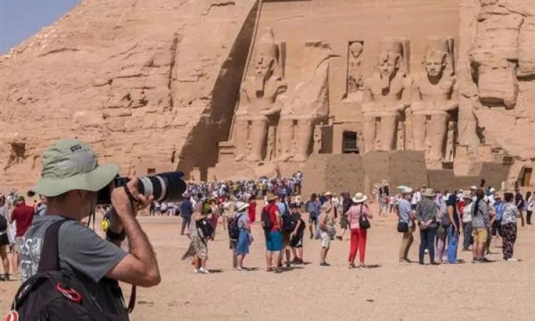 عضو في “جمعية السياحة”: توقعات مشجعة لموسم الصيف وزيادة في الأعداد السياحية عضو في “جمعية السياحة”: توقعات مشجعة لموسم الصيف وزيادة في الأعداد السياحية