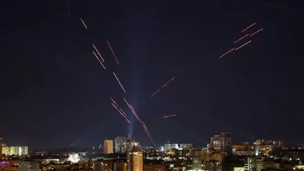 عقب تقارير عن هجوم بمسيرات.. هيئة الطيران الروسية تعلق الرحلات بالمطارات الـ 3 الرئيسية في العاصمة موسكو