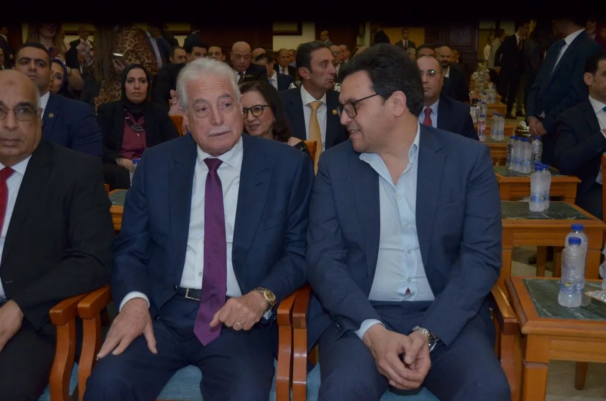 عقد قران نور الدين عبد السلام ومايدا النوري بحضور النائب العام ووزيري العدل والثقافة ومجموعة من الشخصيات العامة البارزة. عقد قران نور الدين عبد السلام ومايدا النوري بحضور النائب العام ووزيري العدل والثقافة ومجموعة من الشخصيات العامة البارزة.