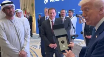 علامة على العلاقات بين البلدين: الإمارات تهدي ترامب نموذجاً لقطرة نفط كهدية رمزية.