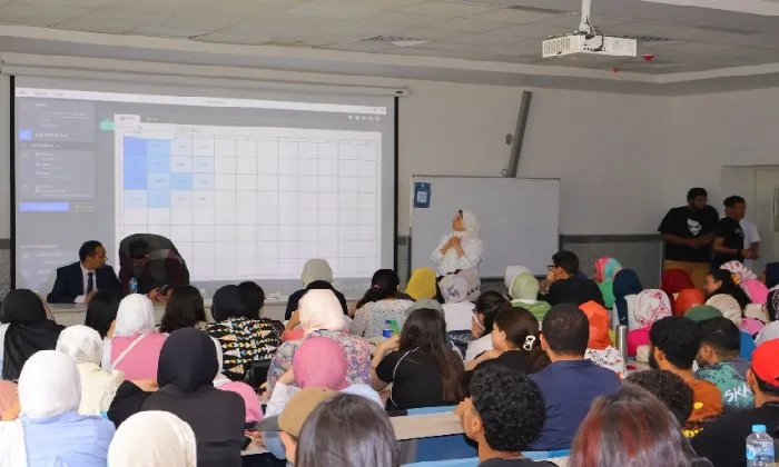 علوم حلوان الأهلية تنظم ورشة عمل لتدريب طلابها على أحدث الأجهزة العلمية