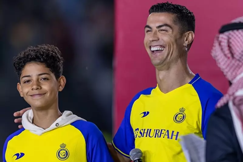 على خطى والده.. استدعاء كريستيانو جونيور لمنتخب البرتغال تحت 15 عاما