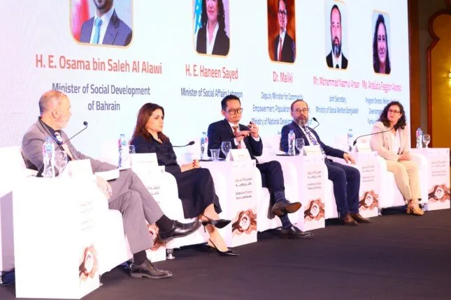 على هامش احتفالية «تكافل وكرامة».. مناقشة ربط برامج الحماية الاجتماعية بالتمكين الاقتصادي على هامش احتفالية «تكافل وكرامة».. مناقشة ربط برامج الحماية الاجتماعية بالتمكين الاقتصادي