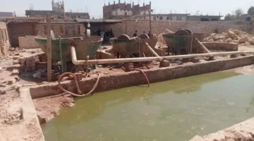 عمال مناجم الذهب في قرى قنا يروون معاناتهم بعد المصادرة | صور