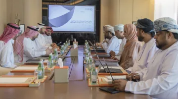 عمان والسعودية تتناقشان حول تعزيز التعاون في المجالات التجارية والاستثمارية