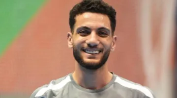 عمر سامي يتألق كأفضل لاعب في مباراة الأهلي وفانز بكأس الكؤوس الإفريقية لكرة اليد