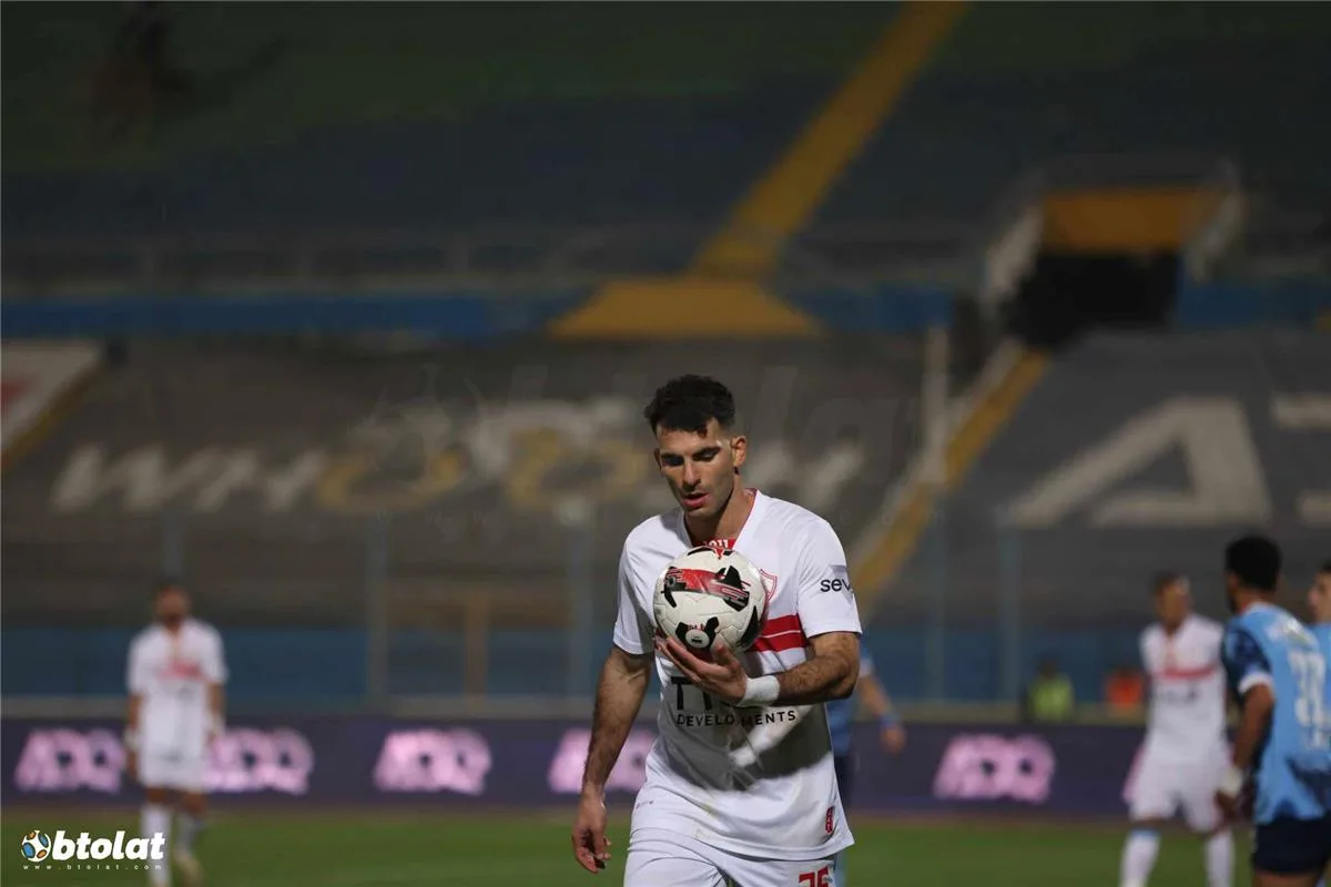 عمرو أدهم: زيزو لاعب مُعد بشكل خاص.. وتصرفه مع الزمالك كان مؤذيًا. عمرو أدهم: زيزو لاعب مُعد بشكل خاص.. وتصرفه مع الزمالك كان مؤذيًا.