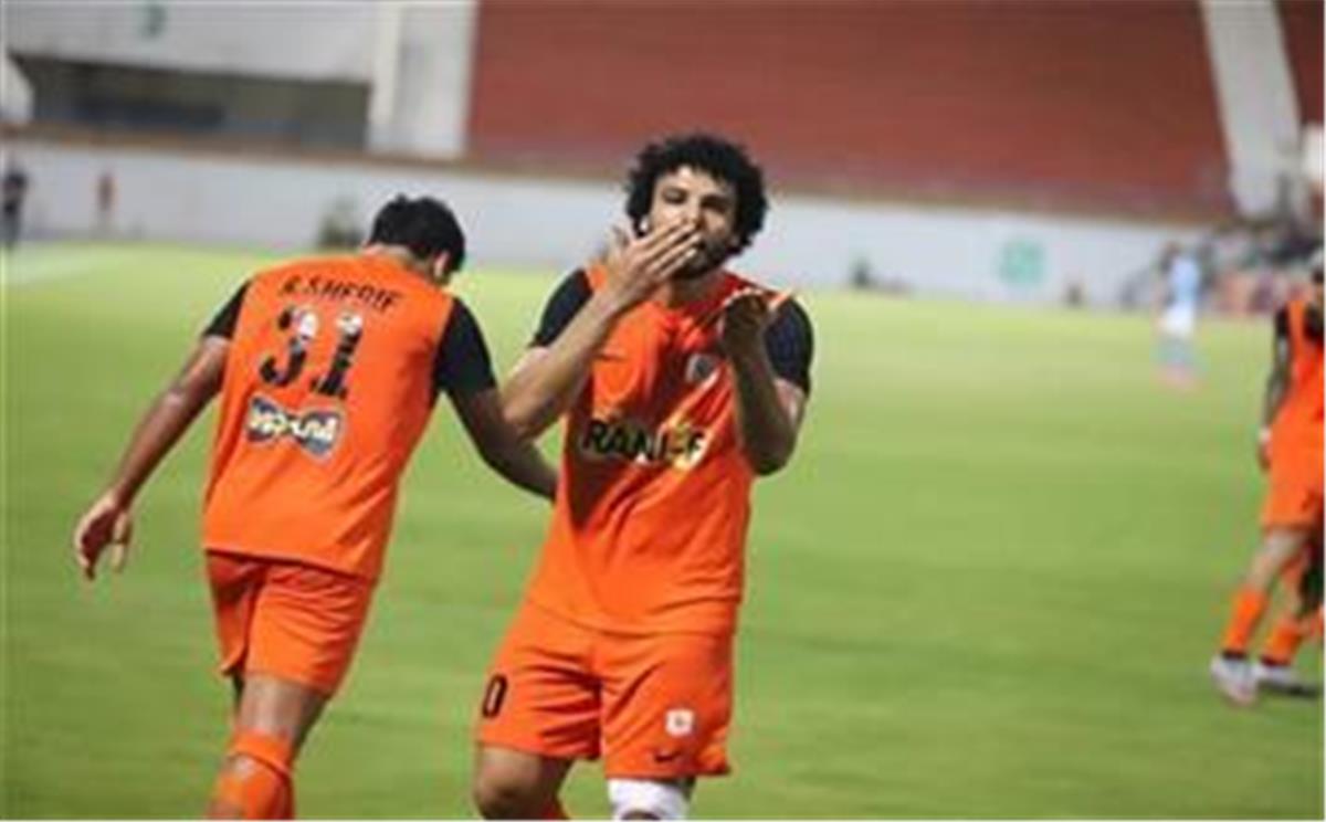 عمرو ناصر يسجل هدف فاركو الثالث أمام بيراميدز (فيديو)