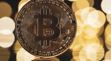 عملة بيتكوين ترتفع إلى 97.5 ألف دولار اليوم