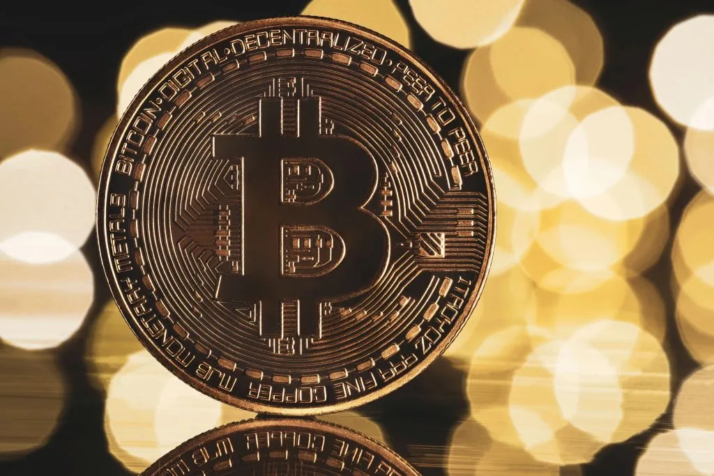 عملة بيتكوين ترتفع إلى 97.5 ألف دولار اليوم