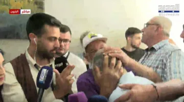 عن الفساد و&quot;القوات&quot;.. هكذا حاصر مراسل الجديد &quot;باسيل&quot; (فيديو)