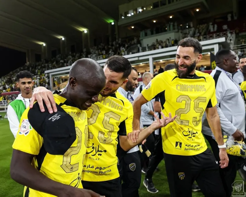 عندما يحتفل «العميد» بفوز آخر بكأس الدوري عندما يحتفل «العميد» بفوز آخر بكأس الدوري