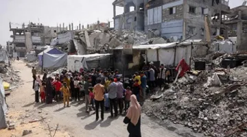 عنوان عبرية: محادثات الدوحة تبحث هدنة لمدة شهرين في غزة وإطلاق سراح 10 أسرى إسرائيليين مقابل تحرير بين 200 و250 أسير فلسطيني، لكن هناك اختلاف حول هذه النقطة.