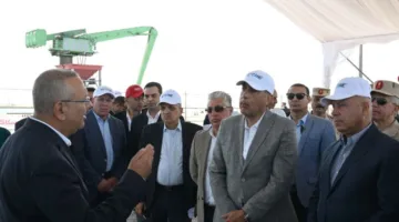 رئيس الوزراء يشهد عرضا بشأن المرحلة الأولى من المخطط الشامل لتطوير ميناء غرب بورسعيد