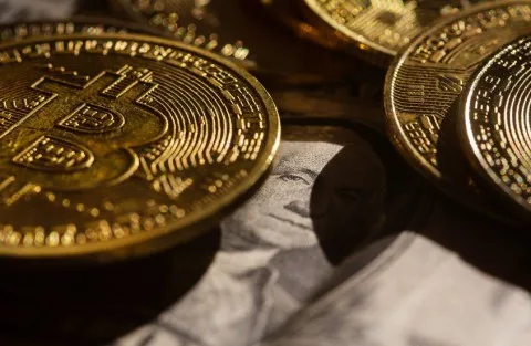 عودة ارتفاع أسعار بيتكوين.. أسواق العملات الرقمية تحقق مكاسب كبيرة بدعم من استثمارات مؤسسية ضخمة عودة ارتفاع أسعار بيتكوين.. أسواق العملات الرقمية تحقق مكاسب كبيرة بدعم من استثمارات مؤسسية ضخمة