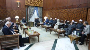 عون يدعو شيخ الأزهر لزيارة لبنان وفتح المعهد الأزهري في بيروت من جديد.