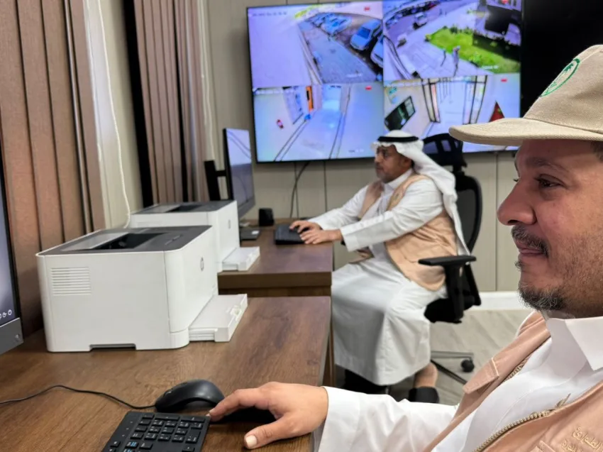 غرفة الطوارئ تسجل تقارير منظومة البيئة في المدينة المنورة غرفة الطوارئ تسجل تقارير منظومة البيئة في المدينة المنورة