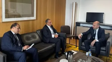 وزير الخارجية يتناول مع نظيره الفرنسي مستجدات القضية الفلسطينية
