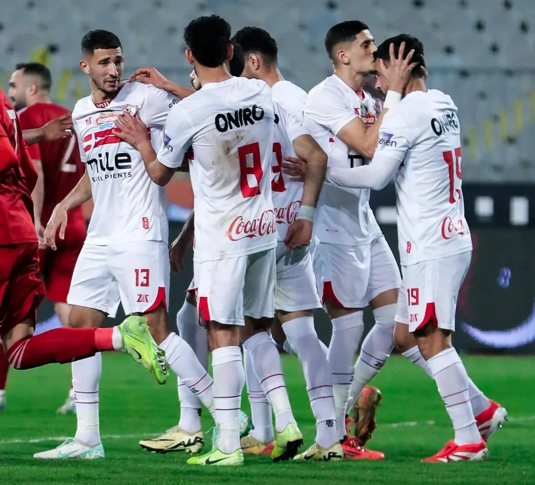 فاتورة متراكمة تعطل الطموحات… فيفا يعلق الانتقالات والزمالك يسعى للتحرك قبل انهيار السوق الصيفي. فاتورة متراكمة تعطل الطموحات… فيفا يعلق الانتقالات والزمالك يسعى للتحرك قبل انهيار السوق الصيفي.