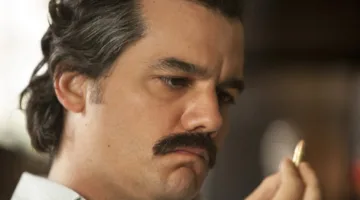 فاجنر مورا يُتوج كأفضل ممثل في مهرجان كان بعد تألقه في فيلم “العميل السري” عقب نجاحه في دور “بابلو إسكوبار”