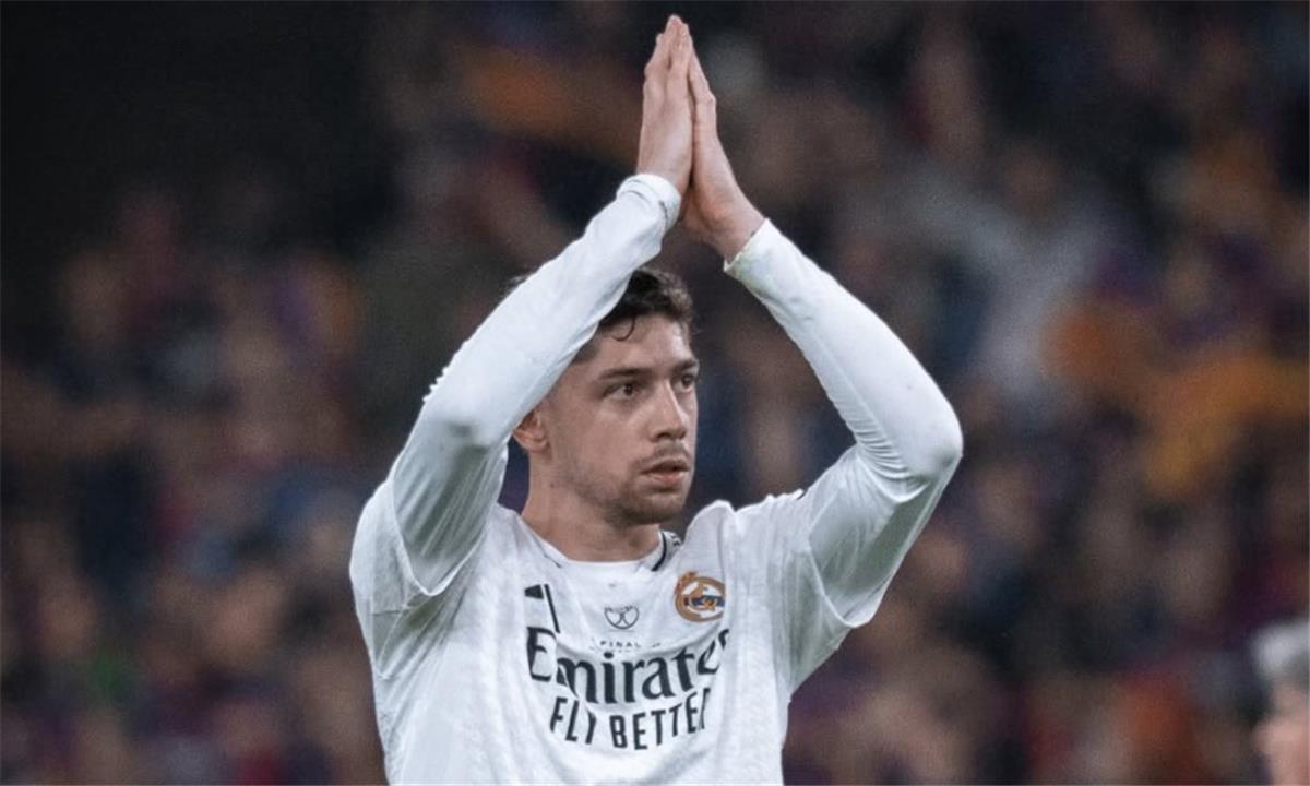 فالفيردي: كلاسيكو برشلونة فرصة ريال مدريد الأخيرة للمنافسة على لقب الدوري