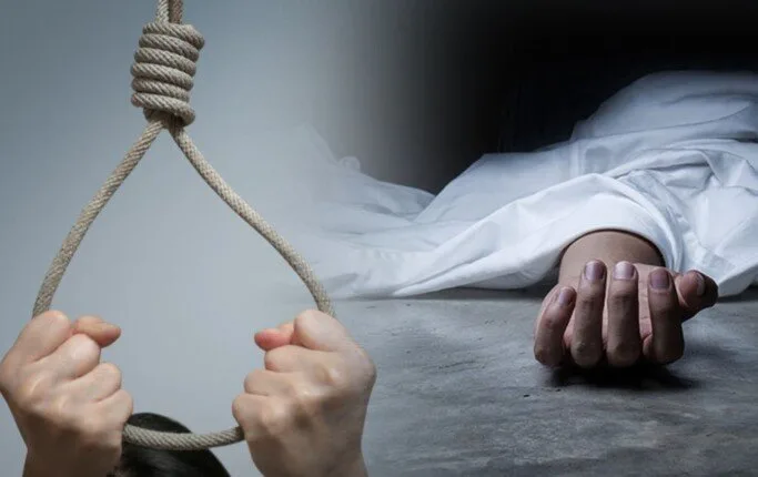 فتاة تُقدم على إنهاء حياتها شنقًا في الجيزة.. والنتائج تكشف سبب الحادث. فتاة تُقدم على إنهاء حياتها شنقًا في الجيزة.. والنتائج تكشف سبب الحادث.