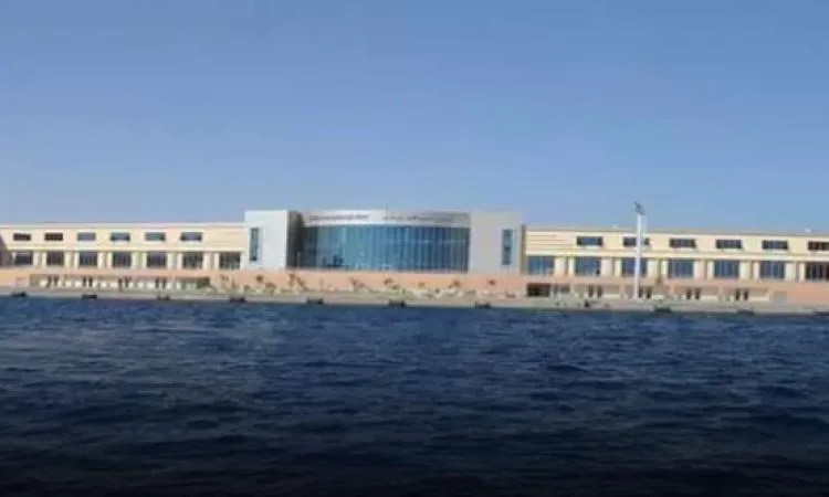 فتح ميناء الغردقة مجددًا واستئناف الحركة الملاحية في موانئ البحر الأحمر فتح ميناء الغردقة مجددًا واستئناف الحركة الملاحية في موانئ البحر الأحمر