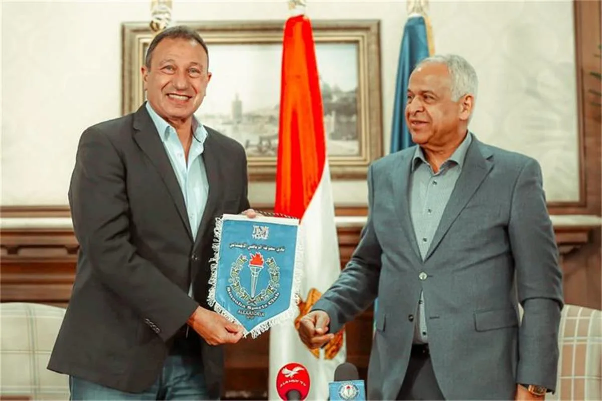 فرج عامر: إعادة مباراة القمة هو “الحل المنصف”.. وإلغاء الهبوط قرار حكيم أنقذ الأندية فرج عامر: إعادة مباراة القمة هو “الحل المنصف”.. وإلغاء الهبوط قرار حكيم أنقذ الأندية