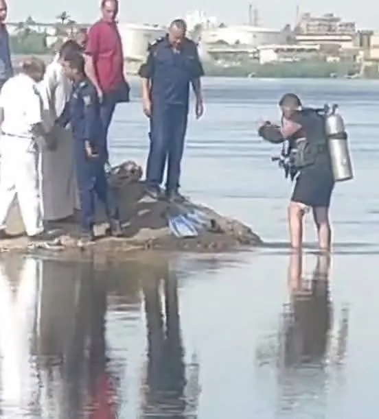 فرق الإنقاذ تعزز عمليات البحث عن طالب غارق في نهر النيل بنقادة | صور فرق الإنقاذ تعزز عمليات البحث عن طالب غارق في نهر النيل بنقادة | صور