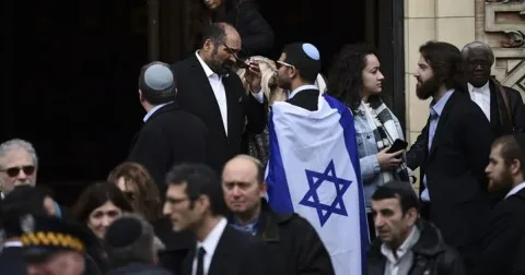فرنسا تعلن عن تعزيز الإجراءات الأمنية في الأماكن المرتبطة بالجالية اليهودية فرنسا تعلن عن تعزيز الإجراءات الأمنية في الأماكن المرتبطة بالجالية اليهودية