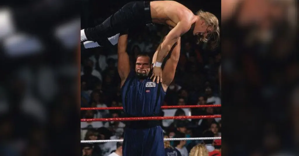 فضيحة تهز عالم المصارعة الأمريكية.. القبض على نجم WWE السابق بتهمة محاولة شراء صور إباحية لصغار
