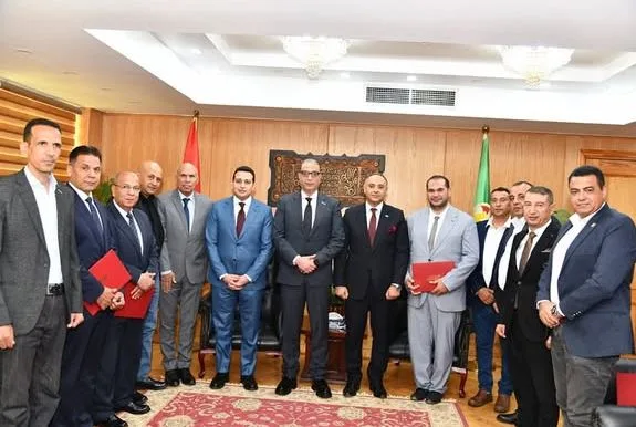 محافظ الفيوم يكرّم رؤساء وأعضاء الجمعيات الرياضية من أبناء المحافظة محافظ الفيوم يكرّم رؤساء وأعضاء الجمعيات الرياضية من أبناء المحافظة