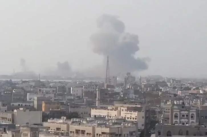 جيش الاحتلال: أوقفنا أنشطة الحوثيين بتدمير البنى التحتية في موانئ الحديدة والصليف باليمن جيش الاحتلال: أوقفنا أنشطة الحوثيين بتدمير البنى التحتية في موانئ الحديدة والصليف باليمن