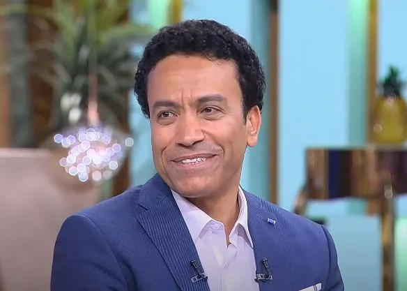 سامح حسين يروي أسرار برنامج قطايف: لا أستمتع بها كحلوى.. وبكيت يومياً من مشاعر الإنسانية. سامح حسين يروي أسرار برنامج قطايف: لا أستمتع بها كحلوى.. وبكيت يومياً من مشاعر الإنسانية.