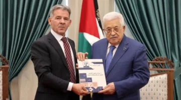 فلسطين تعبر عن تقديرها لقرار الرئيس التشيلي سحب الملحقين العسكريين من سفارة بلاده في تل أبيب.