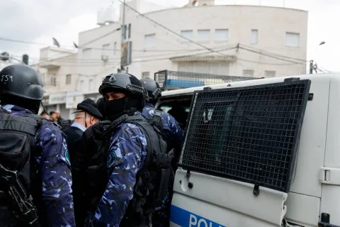 فلسطيني يُقتل برصاص قوات الأمن شمال الضفة الغربية