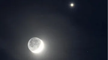 «فلكية جدة»: ظهور القمر بجانب كوكب الزهرة غدًا