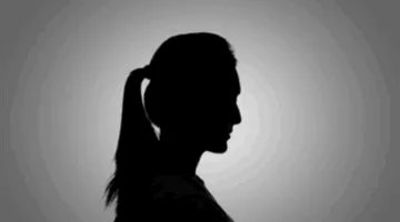 فنانة لبنانية معروفة تفصح عن خطبتها وتخفي ملامح عريسها